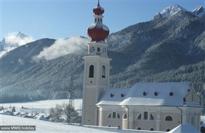 Chiesa parrocchiale di Villabassa nell'area vacanze Alta Pusteria