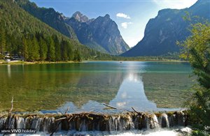 Lago di Dobbiaco nell'area vacanze Alta Pusteria
