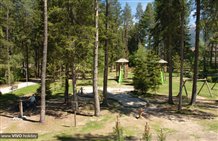 Vista sul parco giochi a Villabassa in Alta Pusteria