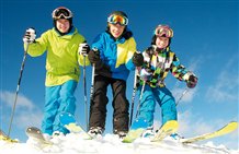 Divertimento sugli sci nella parte orientale dell'Alto Adige